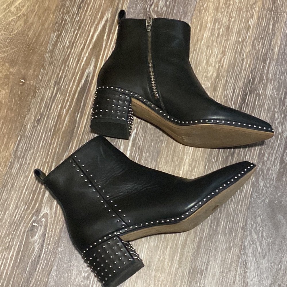 Dolce Vita Studded Ankle Bootie size 7.5